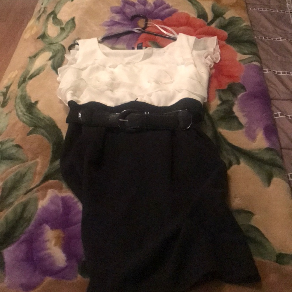 Dress - Picture 2 of 4